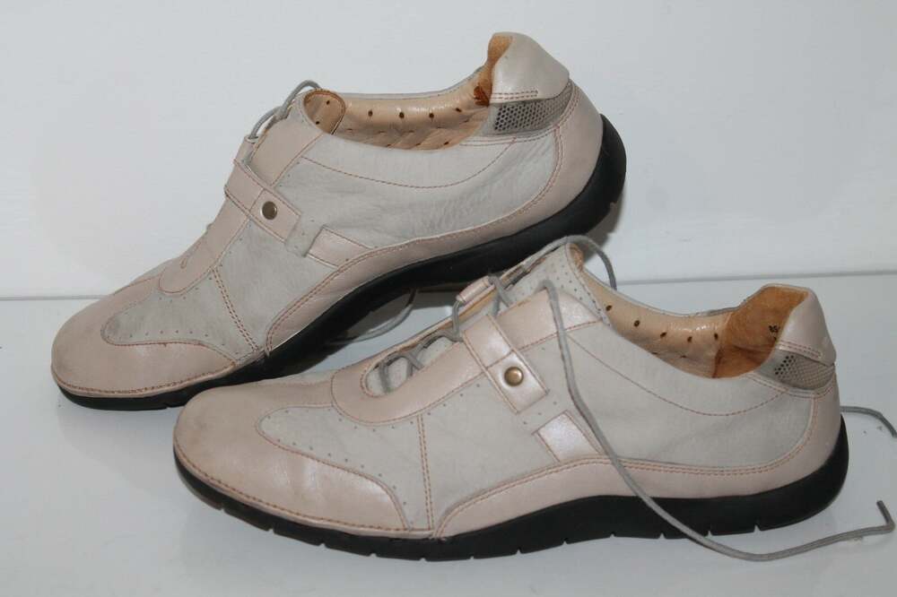 Clarks Structured Slip On Casual Shoes, Womens 11, Beige Leather, Classic